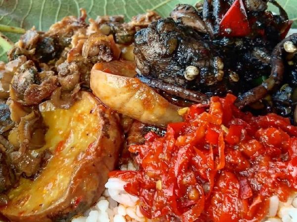 Biar Akhir Pekan Makin Semangat, Yuk, Sarapan Nasi Jamblang!