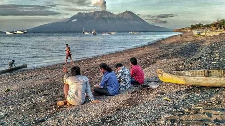 Pascatsunami, Warga Pulau Sangiang Mulai Beraktivitas Seperti Biasa Pascatsunami, Warga Pulau Sangiang Mulai Beraktivitas Seperti Biasa