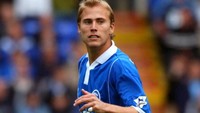 Luciano Figueroa dibeli Birmingham City pada 2013 dari Rosario Central dengan harga 2,5 juta pound sterling. Figueroa gagal memukau publik karena cuma tampil dua kali bersama Birmingham dan sempat dikirim ke tim reserve sebelum dilepas gratis di bulan Desember. (Istimewa)