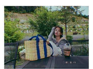 Begini Gaya Si Cantik Jung So-min Saat Cicip The Halal Guys Hingga Es Krim