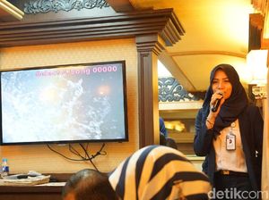 Mengenal Pramugari di Kereta Wisata Bintang Lima