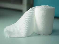 Tidur di Atas Charger Ponsel, Leher Wanita Ini Alami Luka Bakar