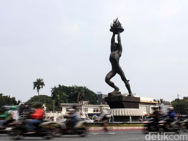 Patung Bundaran Senayan Makin Cantik Jelang Asian Games