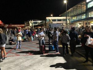 BMKG Cabut Peringatan Tsunami, Warga Lombok Masih Panik