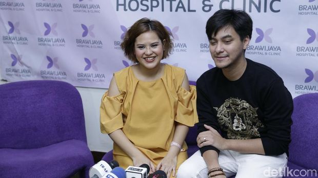 Mytha Lestari dan Barry Maheswara