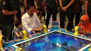 Saat Jokowi dan Cucu Asyik Bermain di Transmart Carrefour Bogor