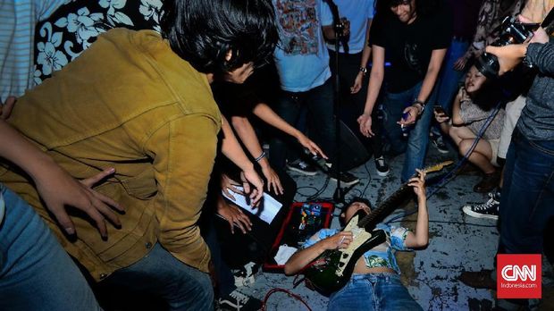 Aksi The Panturas di konser perilisan album mereka Sabtu (4/8) malam di Jakarta.
