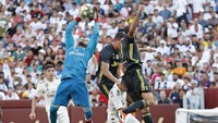 Madrid dan Juventus berhadapan di FedExField, Minggu (5/8/2018) dalam lanjutan turnamen pramusim International Champions Cup 2018. Kedua tim sama-sama menurunkan sejumlah pemain kunci sebagai starter. (Foto: Geoff Burke-USA TODAY Sports/REUTERS)