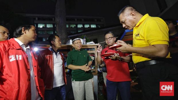 Dana Kelurahan, Obat Mujarab Dongkrak Elektabilitas Jokowi