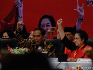 Jokowi-Megawati Semobil Usai Berikan Arahan Caleg PDIP