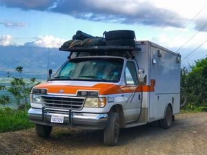 Pria Ini Sulap Ambulans Tua jadi Rumah Berjalan