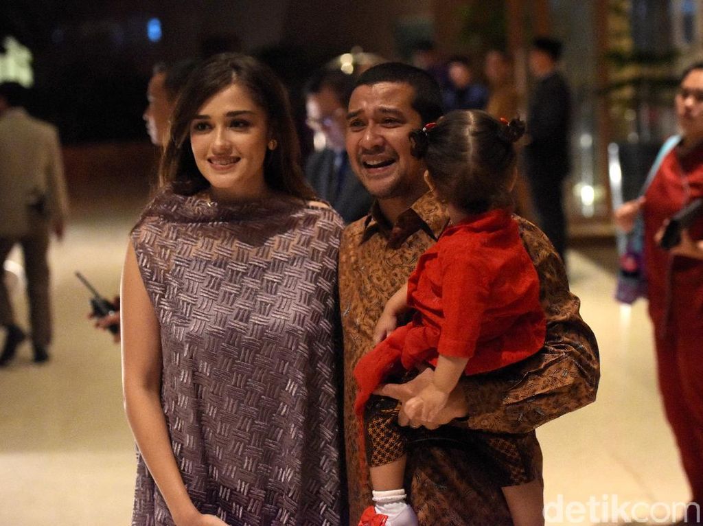 Dinanti-nanti Balik ke Sinetron, Yasmine Wildblood Masih Fokus Urus Anak Dinanti-nanti Balik ke Sinetron, Yasmine Wildblood Masih Fokus Urus Anak