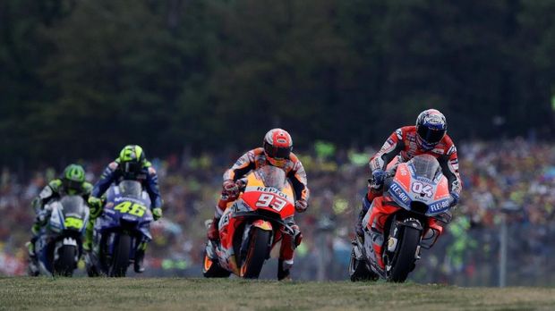 Marc Marquez kini unggul 49 poin atas Valentino Rossi.