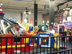 Libur Akhir Pekan, Jokowi Ajak Cucu Main ke Transmart Bogor