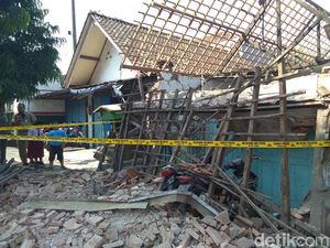 Rumah di Jepara Roboh Saat Direnovasi, 1 Pekerja Tewas Rumah di Jepara Roboh Saat Direnovasi, 1 Pekerja Tewas