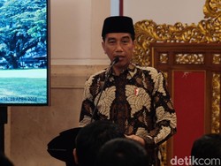 Jokowi Heran Dituding Tak Pro-Islam: Siapa yang Bikin Hari Santri?