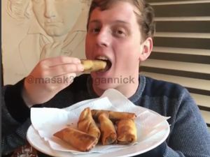 Nick Molodysky, Bule Australia yang Suka Masak Sate Padang hingga Kue Cubit Nick Molodysky, Bule Australia yang Suka Masak Sate Padang hingga Kue Cubit