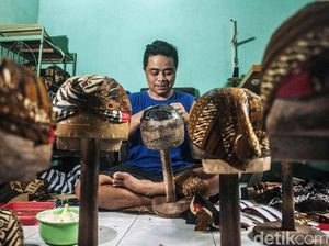 Potret Perajin Blangkon dari Yogyakarta Potret Perajin Blangkon dari Yogyakarta