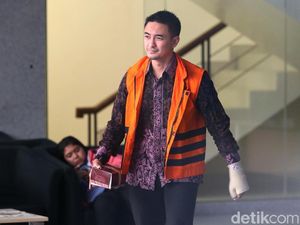Sidang Pembacaan Dakwaan Zumi Zola Digelar Hari Ini Sidang Pembacaan Dakwaan Zumi Zola Digelar Hari Ini