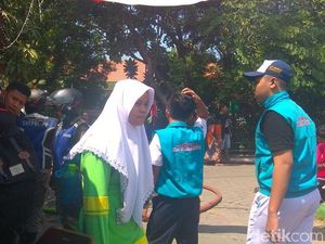 Kebakaran SMPN 21 Surabaya, Siswa Panik Berhamburan Keluar