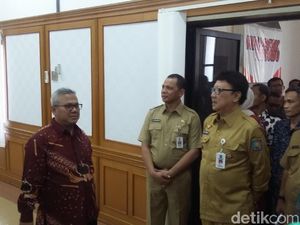 Mendagri Sambangi KPU, Cek Proses Pendaftaran Capres