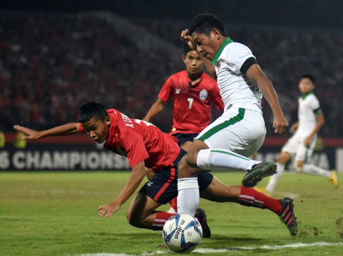 Indonesia saat mengalahkan Kamboja di Piala AFF U-16 2018. (Foto: M Risyal Hidayat/Antara)