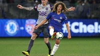 Ethan Ampadu. Pesepakbola berusia 17 tahun ini sudah tampil tujuh kali untuk tim utama Chelsea musim lalu dan cukup mencuri perhatian, bukan cuma lewat gaya rambutnya melainkan juga performanya di atas lapangan pada posisi defensif. (Foto: Paul Kane/Getty Images)