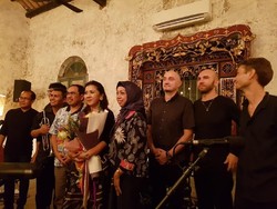 Musisi Indonesia Metta Legita Launching Album di Kamboja
