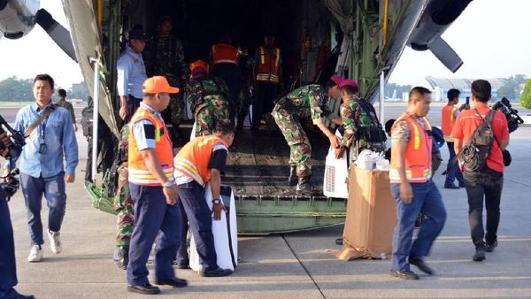 Marinir Kirim Pasukan Bantu Korban Gempa Lombok