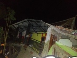 Gempa NTB, Ini Penampakan Rumah di Sumbawa yang Roboh