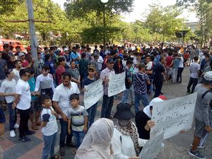Ratusan Imigran Gelap Demo Kantor Badan PBB di Makassar Ratusan Imigran Gelap Demo Kantor Badan PBB di Makassar