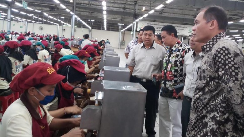 Anggota Komisi VI Minta Pemerintah Setop Kenaikan Cukai Rokok