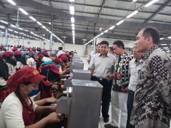 Anggota Komisi VI Minta Pemerintah Setop Kenaikan Cukai Rokok