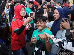 Ketika Pemain Timnas U-16 Jadi Sasaran Selfie Fans