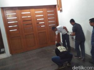 Polisi Dalami Motif Pelemparan Molotov di Rumah Kapitra Polisi Dalami Motif Pelemparan Molotov di Rumah Kapitra