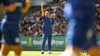 Debut kompetitif Maurizio Sari pun ditandai dengan kekalahan. Sarri ditunjuk sebagai manajer baru Chelsea, menggantikan Antonio Conte yang sukses menyumbangkan gelar Premier League di musim pertamanya. (Foto: Toby Melville/Reuters)