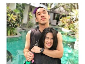 Happy Engagement, Ikmal Tobing dan Kekasih!