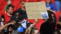 Di seberang kubu, striker Chelsea Alvaro Morata justru menerima kritik pedas. Morata terlihat kurang percaya diri dan akhirnya ditarik keluar di menit ke-69, setelah hanya mampu melesakkan satu tembakan off target. (Foto: Michael Regan/Getty Images)