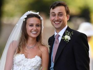 Pernikahan Wanita Cantik Ini Dihadiri Meghan Markle, Gaunnya Jadi Sorotan