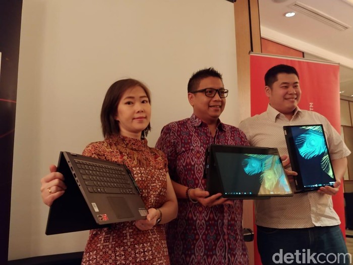 Lenovo menambah amunisi di pasar laptop Indonesia melalui Yoga 530. Foto: detikINET/Adi Fida Rahman Lenovo menambah amunisi di pasar laptop Indonesia melalui Yoga 530. Foto: detikINET/Adi Fida Rahman