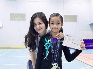 Cut Tari Izinkan Anaknya Ikut Pembinaan Atlet Senam Cut Tari Izinkan Anaknya Ikut Pembinaan Atlet Senam