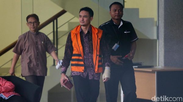 Zumi Zola Segera Disidang