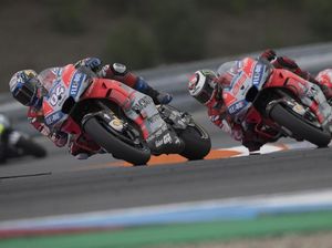 Dovizioso Nantikan Serangan Marquez, tapi Lorenzo yang Datang
