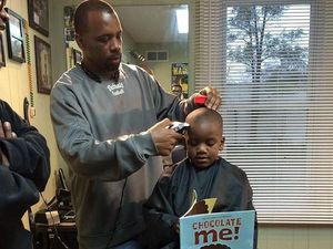 Pangkas Rambut di Barbershop Ini Gratis, Syaratnya..