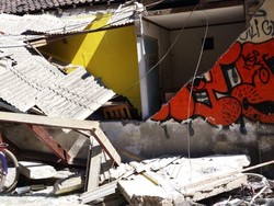 Kondisi Resort-resort di Gili Trawangan, Roboh dan Banyak Retakan