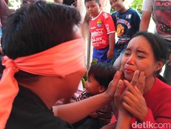 11 Lomba 17 Agustus Uji Kekompakan Suami Istri