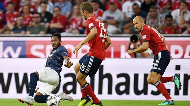Gelandang Man United Fred tampil apik di babak pertama.