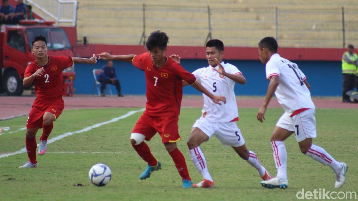 Vietnam vs Myanmar berakhir 2-2 di Piala AFF U-16 (Foto: Suparno/detikSport)