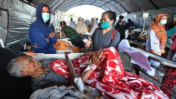 Suasana di RS Darurat di Mataram, NTB