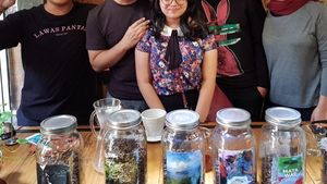 9 Foto Ini Buktikan Arsy Widianto Sering Makan Bareng Keluarga